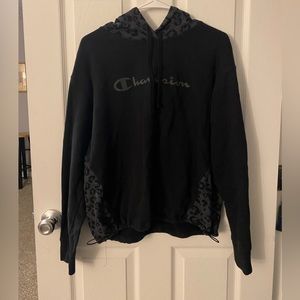Cinched bottom Champion hoodie!